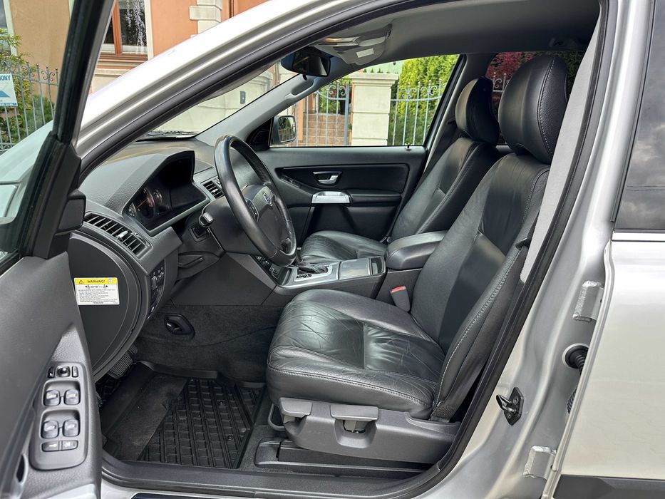 VOLVO XC90 2.5T 210PS AWD SUMMUM Skóra Tempomat 7os Hak 17" ZADBANY !