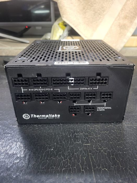 Блоки живлення ПК Thermaltake 1200W, 1350W, 1650W.