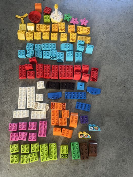 Zestaw klockow Duplo i oryginalne pudelko