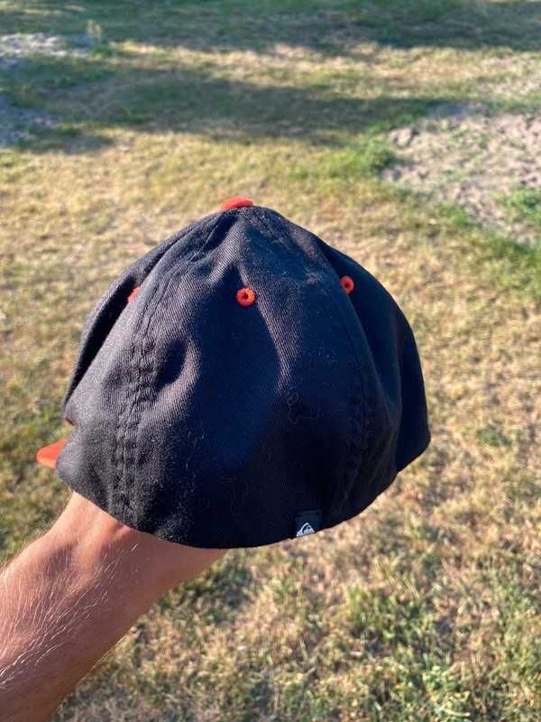 Wygodna Czapka z daszkiem SM fullcap Quiksilver flexit czarny haft
