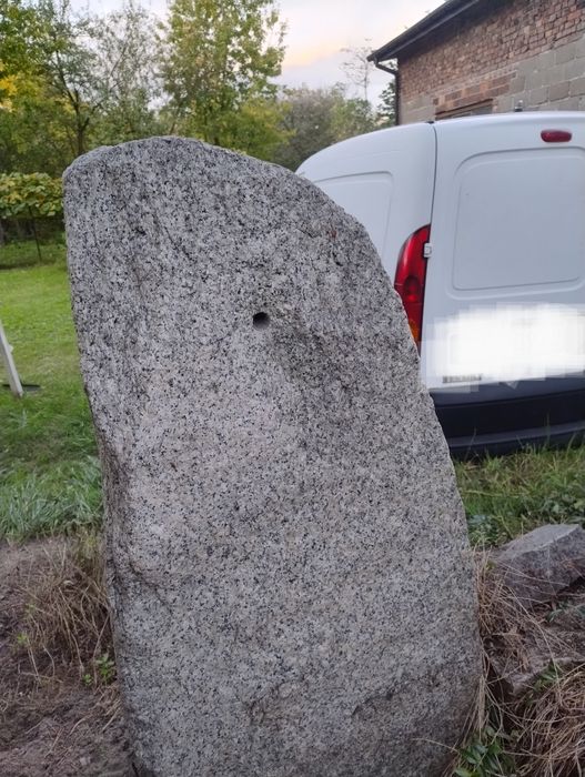 Kamień granit na skalniak oczko wodne