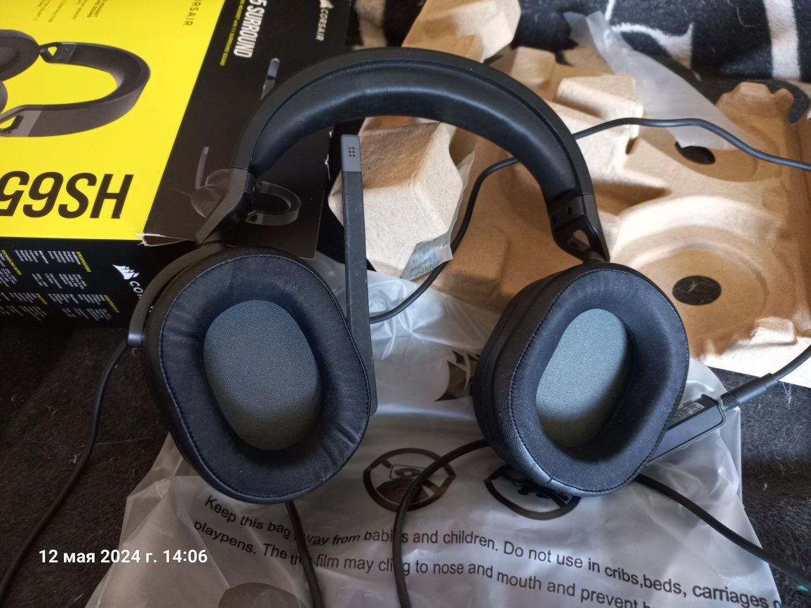 Геймерські дротові навушники Corsair HS65 SURROUND