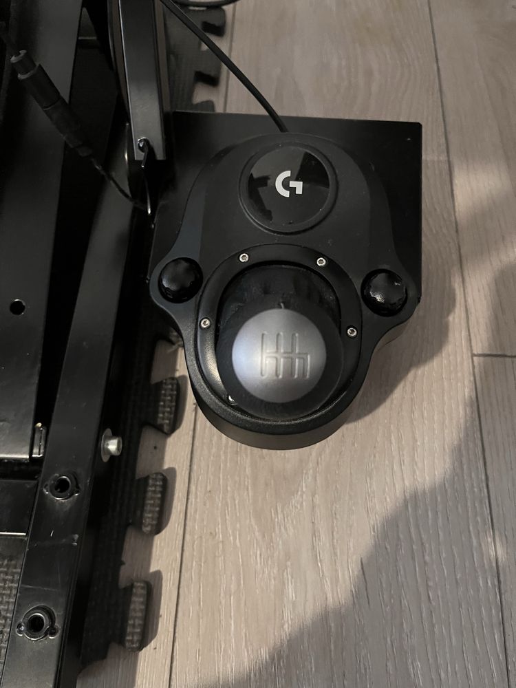 Kierownica logitech G920 z pedalami + shifter + stojak