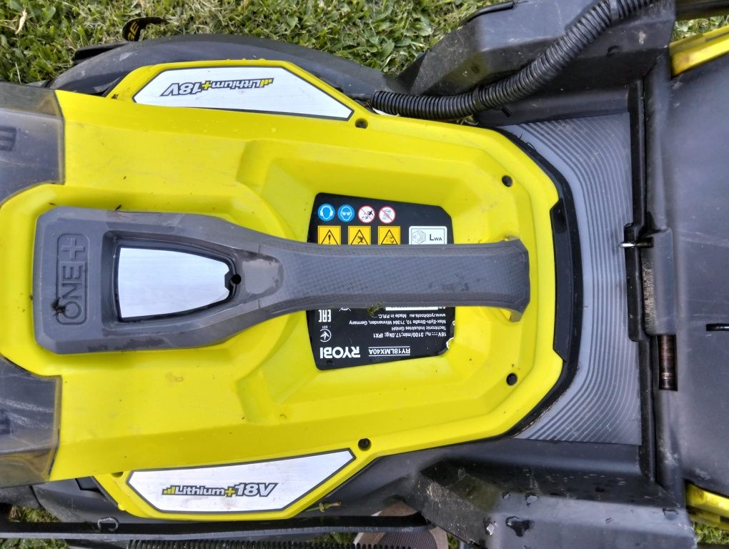 Corta-Relvas 18V de 40cm Ryobi RY18LMX40A