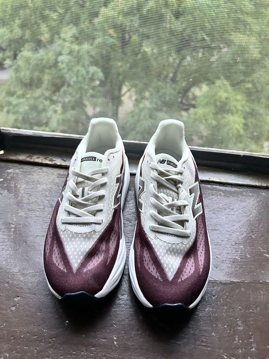 Жіночі бігові кросівки New Balance FuelCell Rebel v5