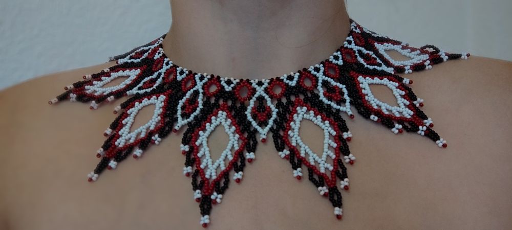 Розкішна силянка ручної роботи з бісеру