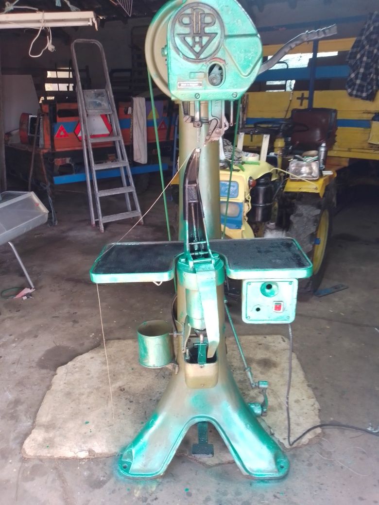 Maquina de cozer solas