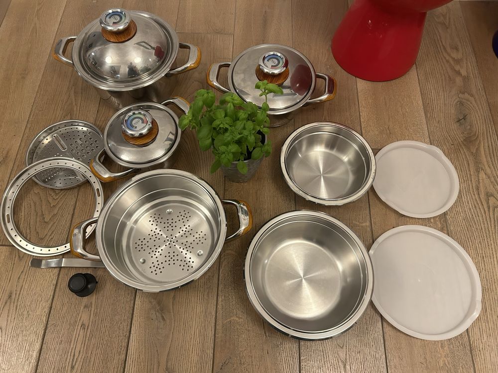 3 garnki Philipiak plus 2 pojemniki i durszlak