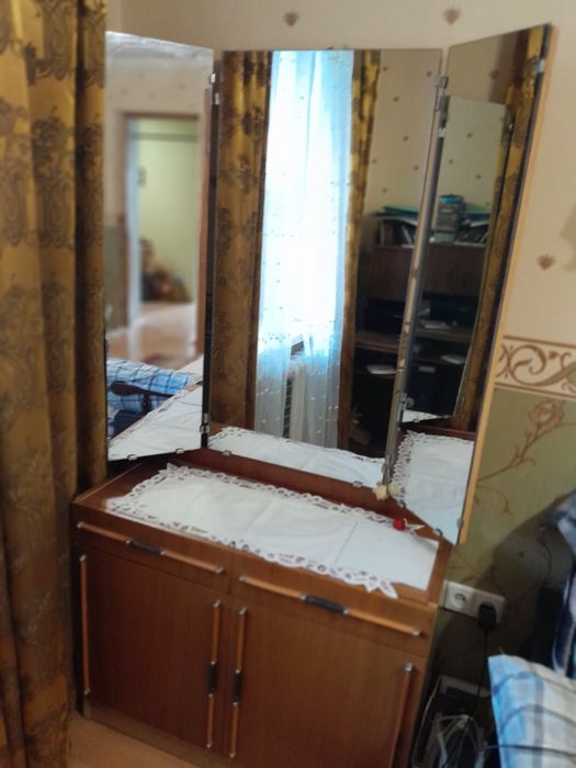 Продам трел'яж з дзеркалом