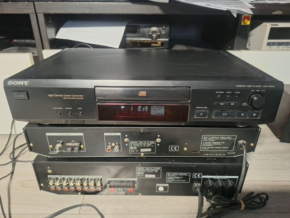 Sony cd model cdp -XE 220