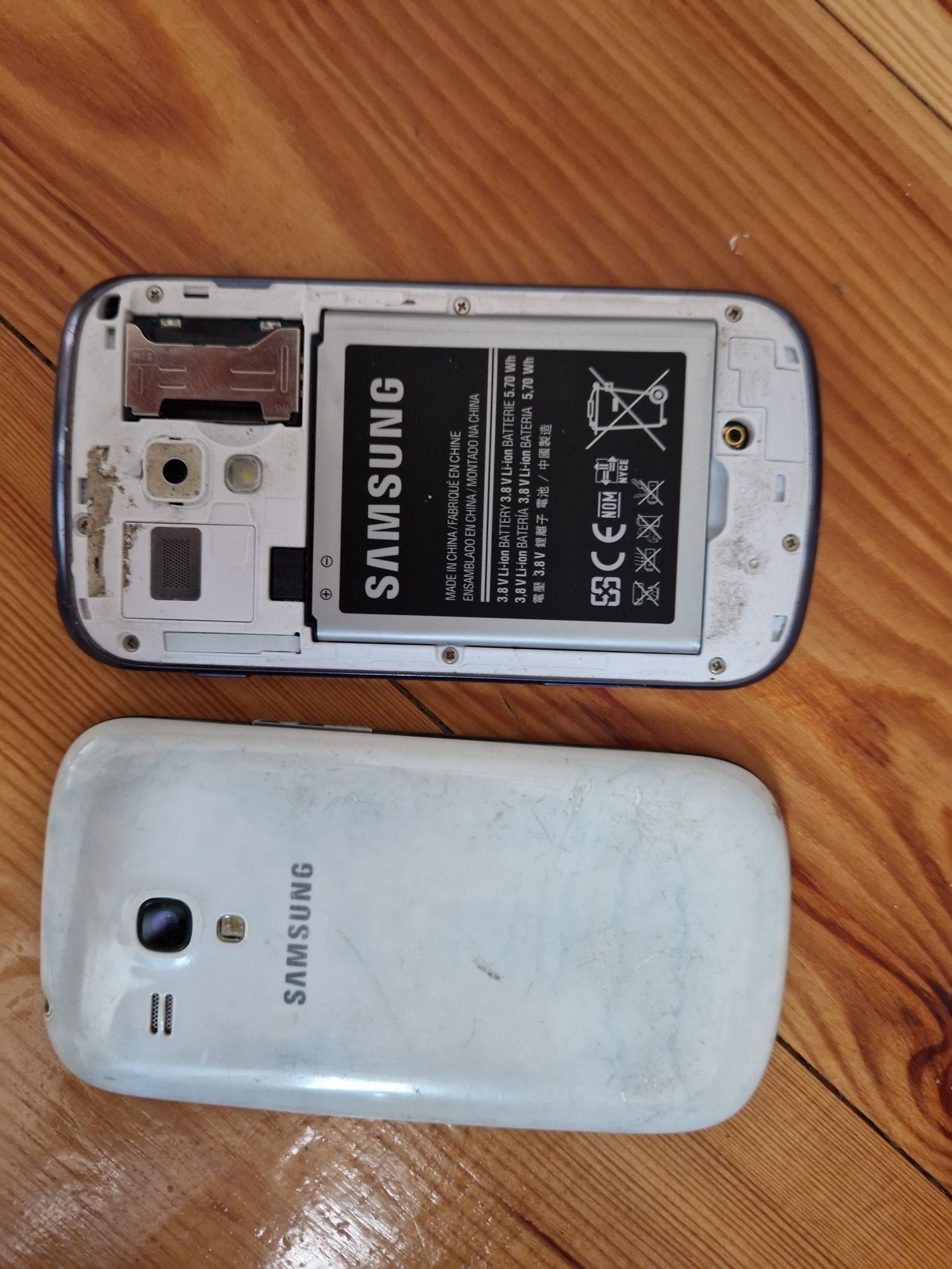 Zestaw Samsungów na części.