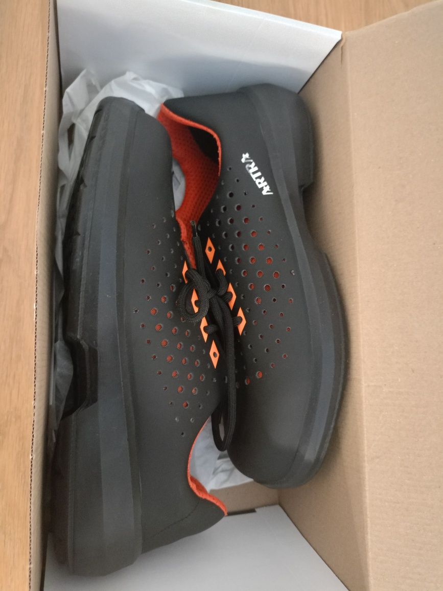 Buty robocze półbuty AREZZO 830 AIR 673560 S1 P ARTRA rozmiar 41
