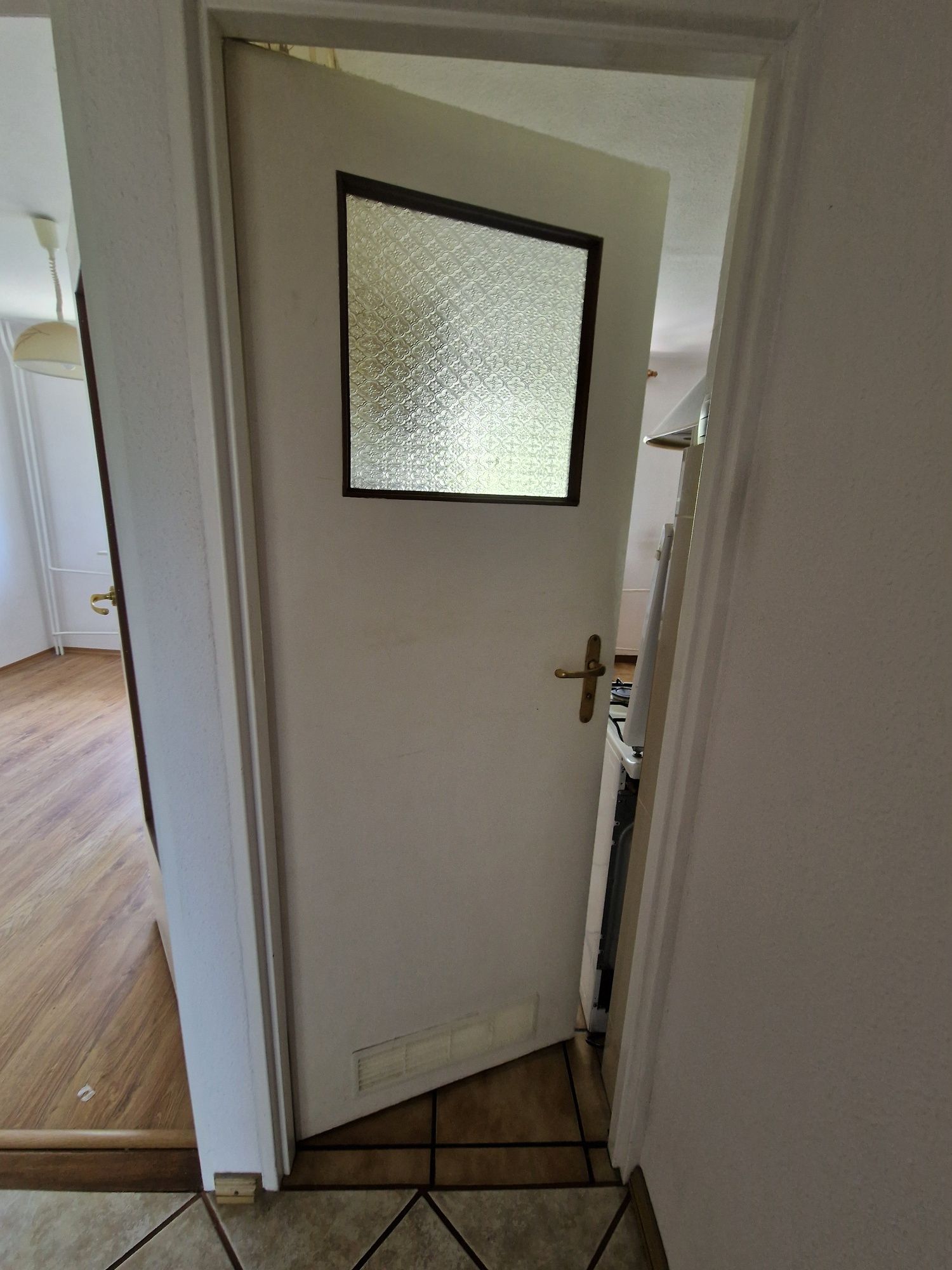 Drzwi PRL w dobrym stanie