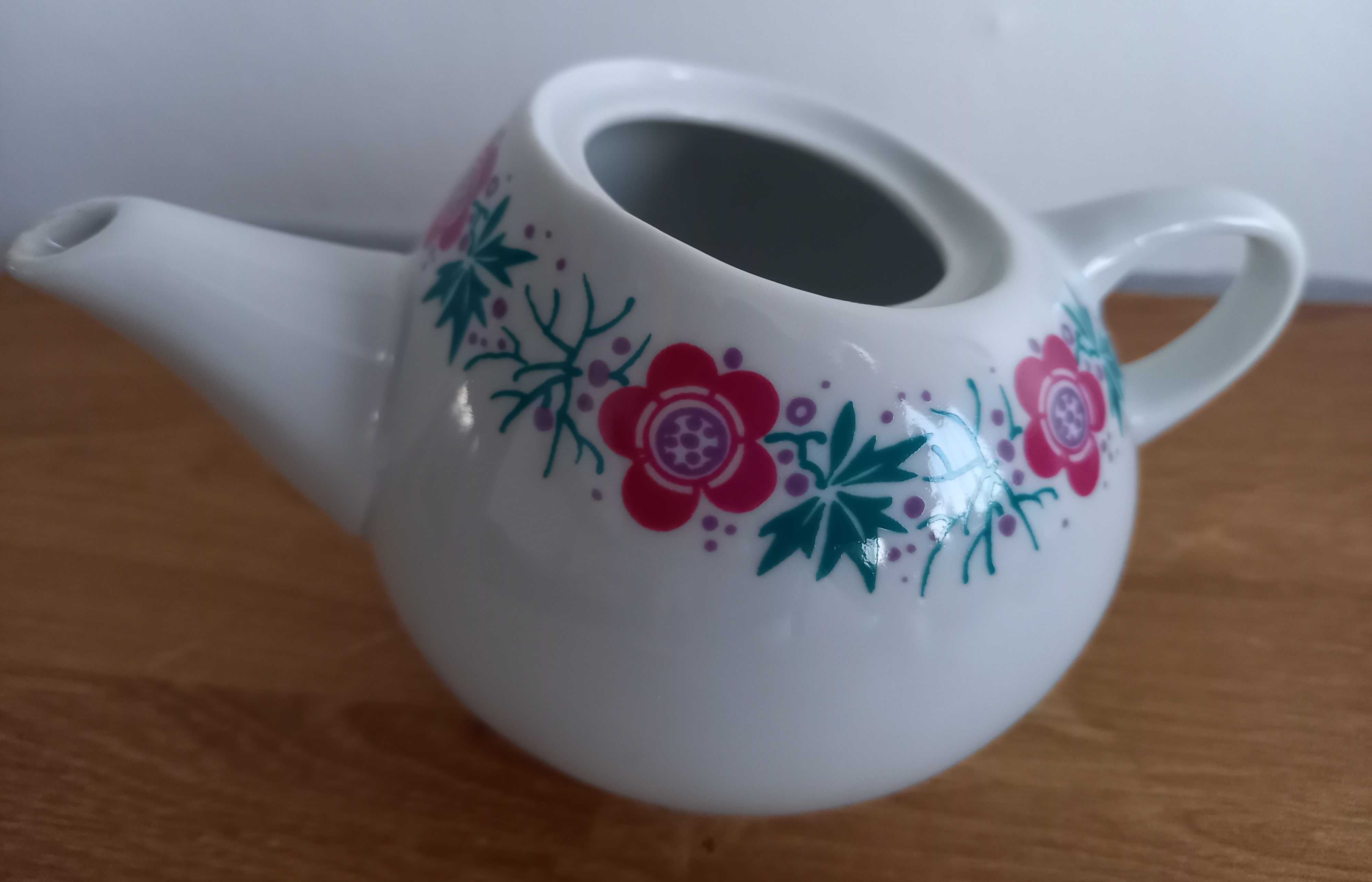 Imbryk do herbaty, porcelana Lubiana, PRL