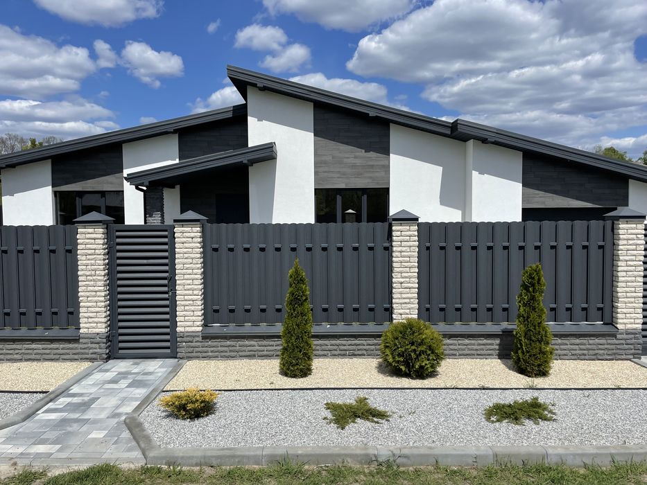 Продам будинок на Спартака біля Дендропарку.