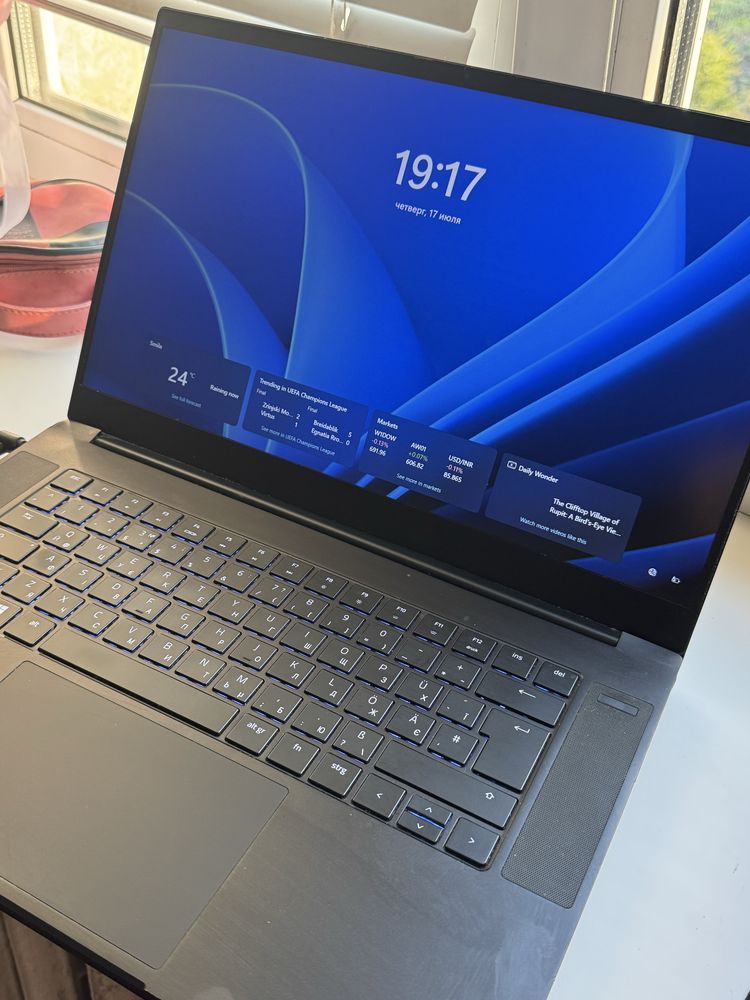 Ноутбук Razer intel i7-10750, 1650 ti