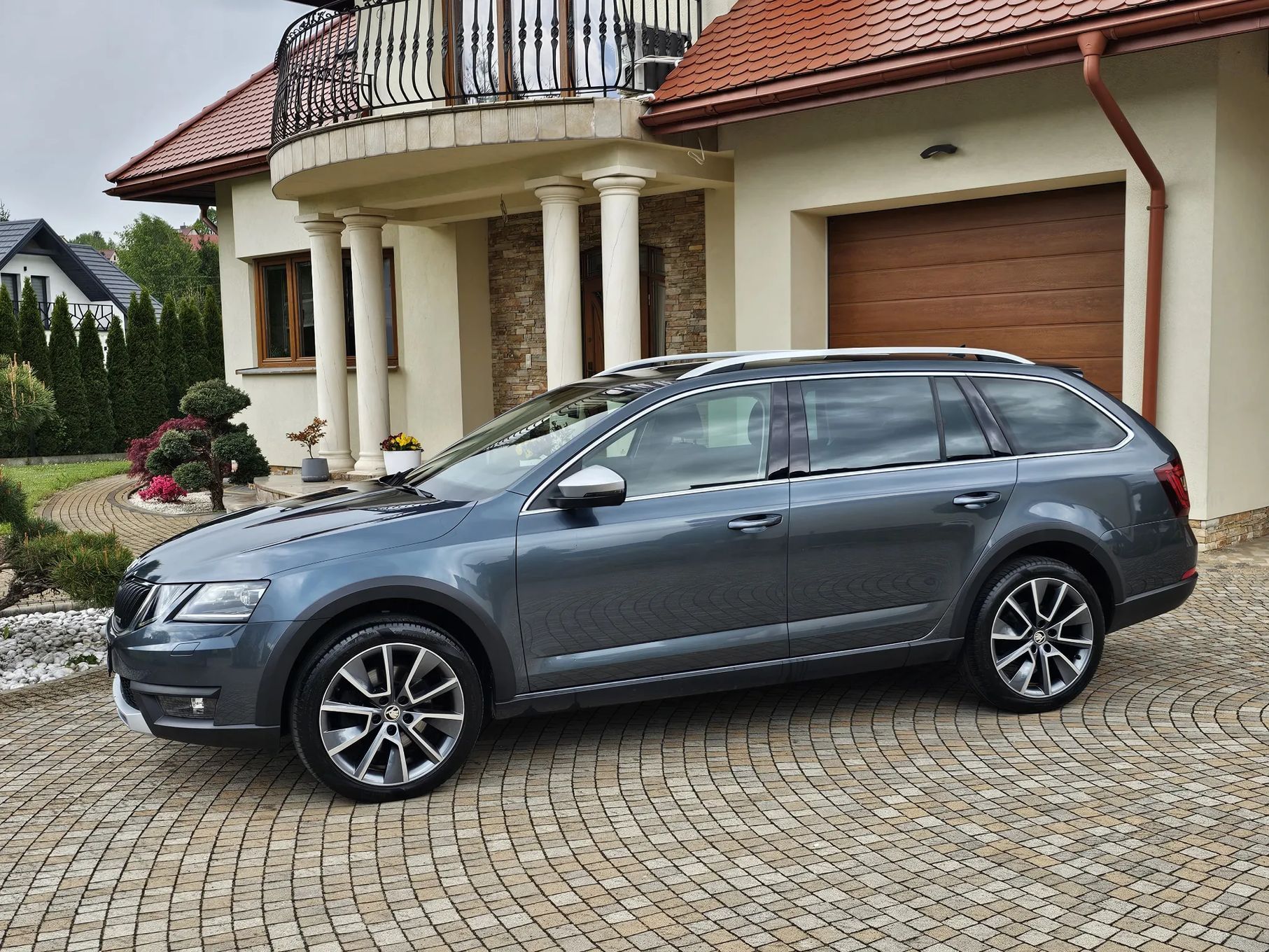 Skoda Octavia SCOUT 2.0TDI 184KM 4x4 DSG Bezwypadkow BardzoZadbana BagateWyposażenie
