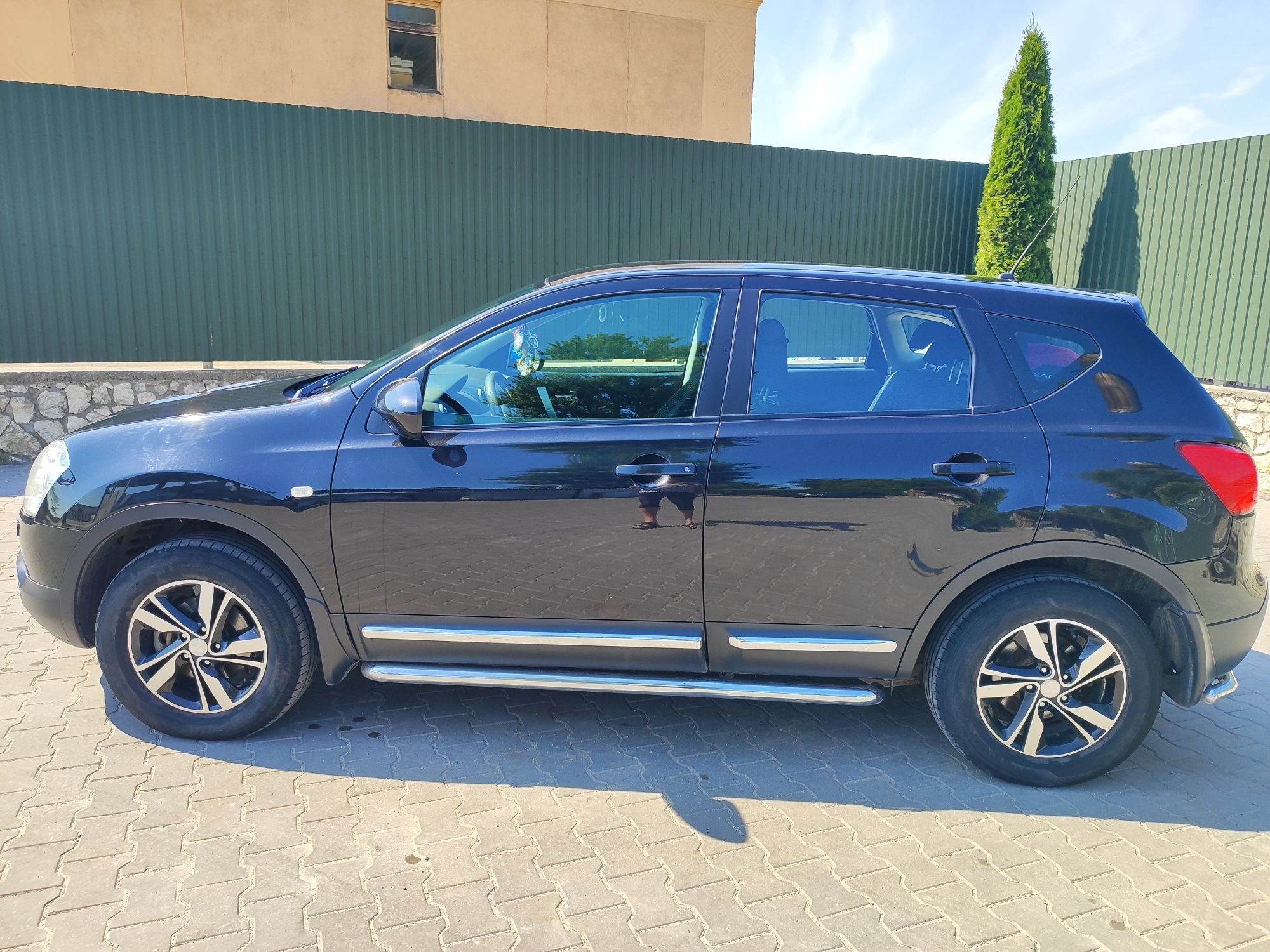 Продам Nissan Qashqai 4WD
Автомобіль перебував в одній родин