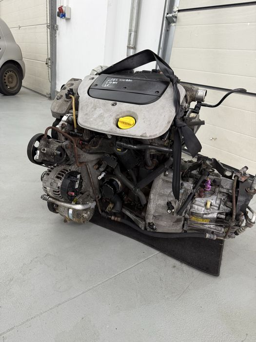Silnik 1,9 dci F9K Trafic Vivaro  Primaster  kompletny
