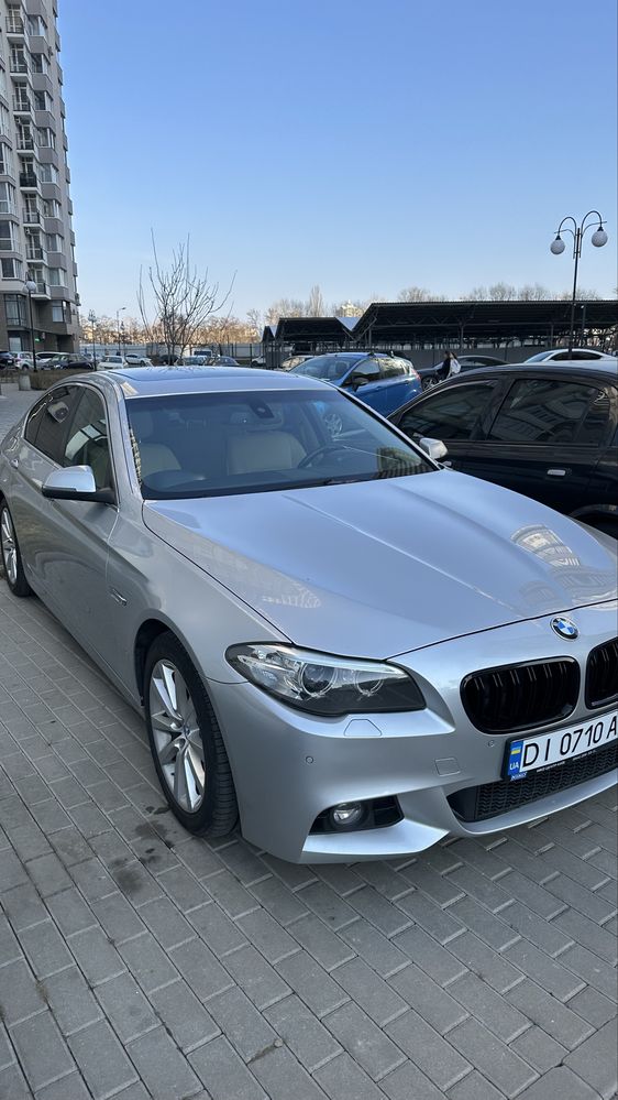 Авто BMW 528i 2015 рік