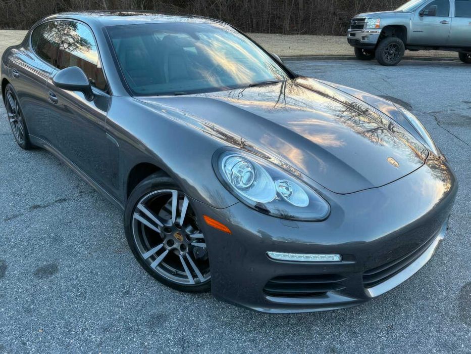 Porsche Panamera      2015
