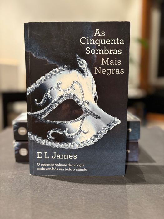 Coleção Completa da Trilogia "As Cinquenta Sombras" - E. L. James