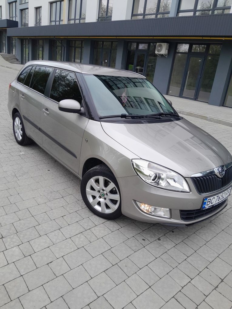 Шкода фабія 2012 автомат 1.2tsi