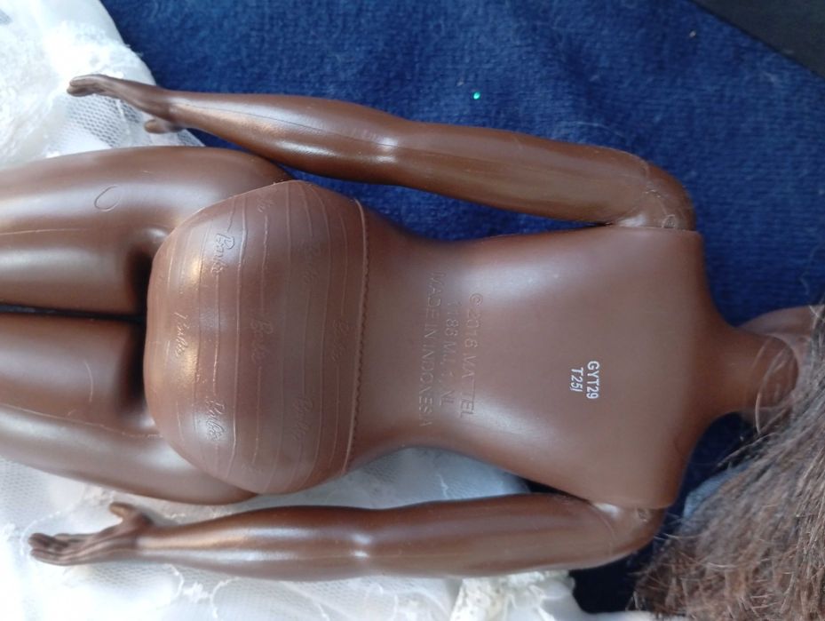 Barbie Fashionista Curvy