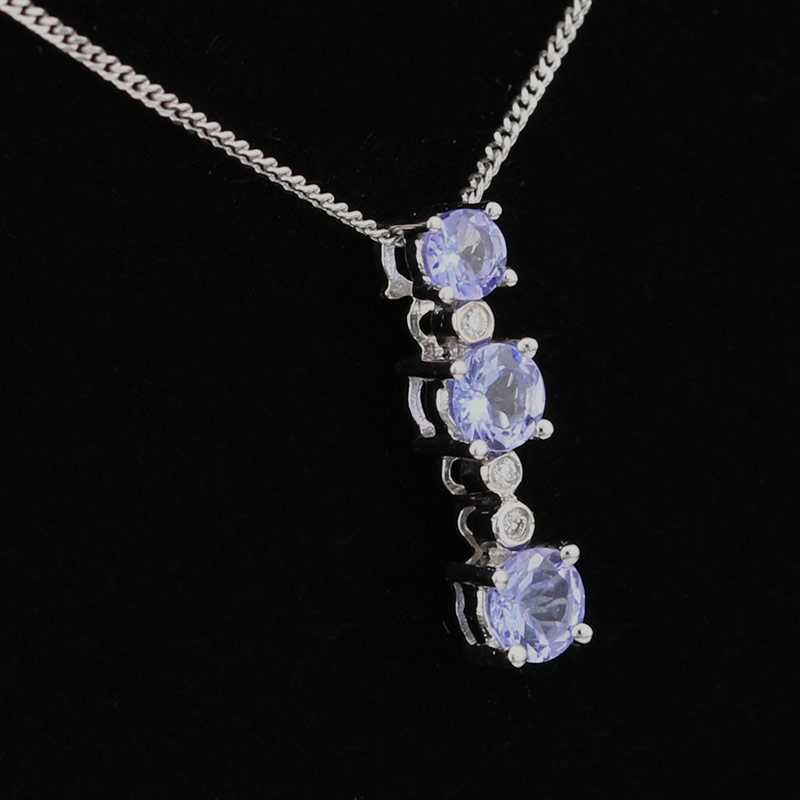 Złota zawieszka z tanzanitami i diamentami na łańcuszku 46cm 18K