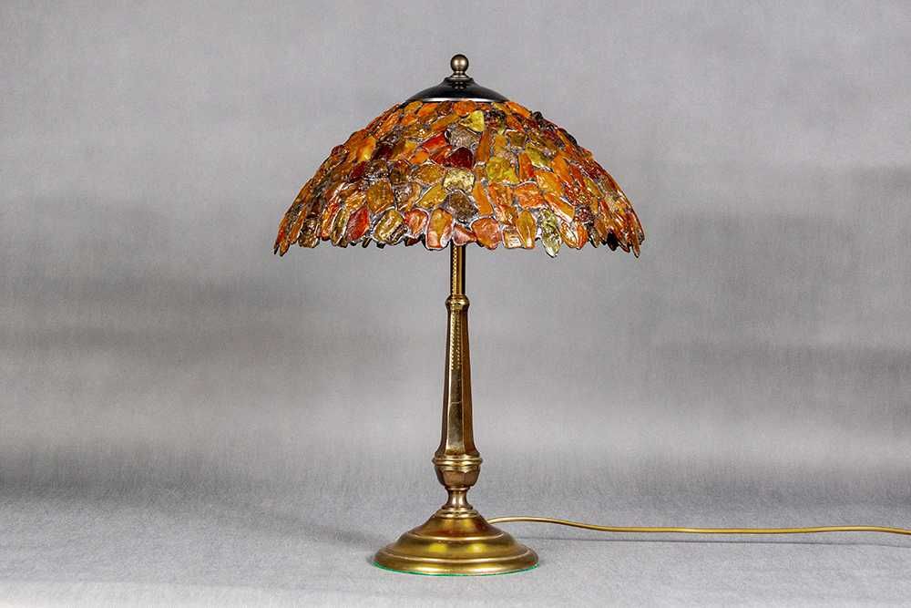 Mosiężna lampa biurkowa Tiffany z naturalnego bursztynu