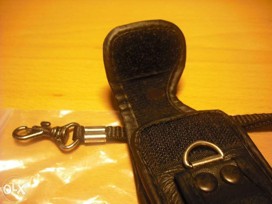 Bolsa Axess em Pele p/ Telemóvel Clássico Panasonic G450