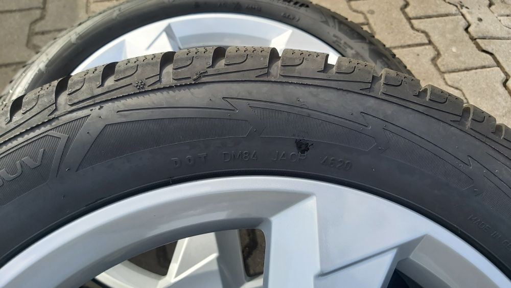 Koła zimowe Audi Q3 Q5  Oryginał 235/50R19  2020 rok jak nowe
