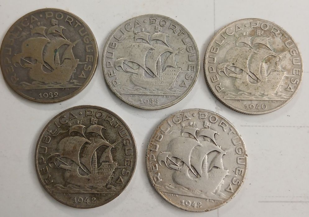 Moedas antigas prata