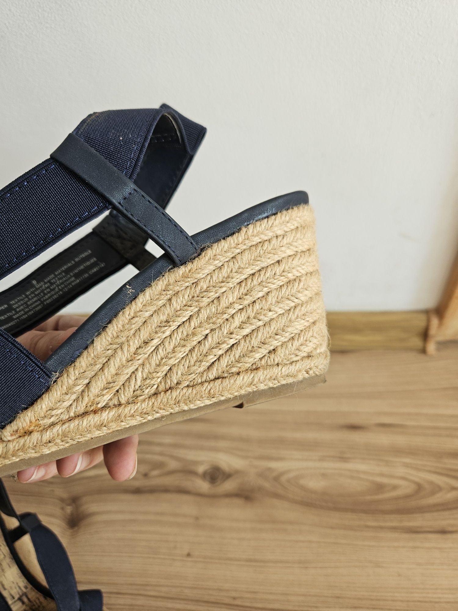 Sandały na koturnie r 39 wkładka 26 cm