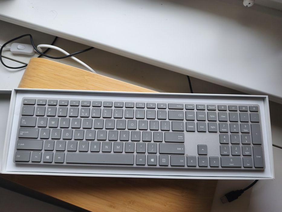 Klawiatura bezprzewodowa Microsoft surface ws2-00021 qwerty