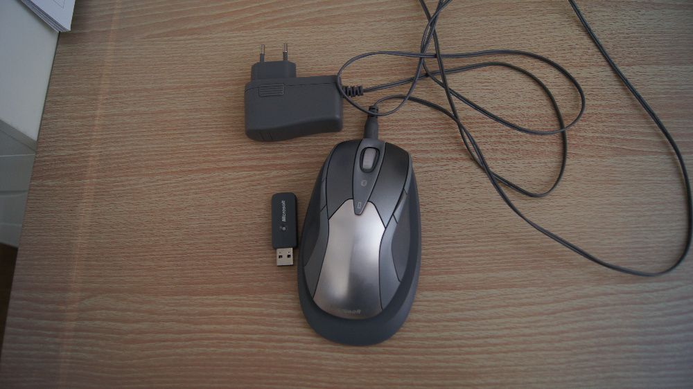 Rato wireless Microsoft 8000 com carregador