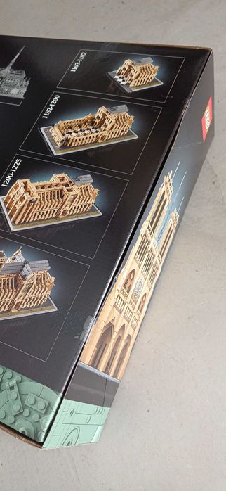 21061 LEGO Architecture Notre Dame Cathedral