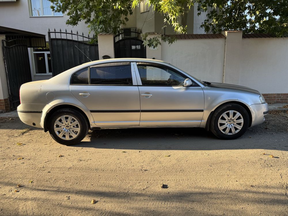 Skoda Superb 2005 автома газ/бенз идеал