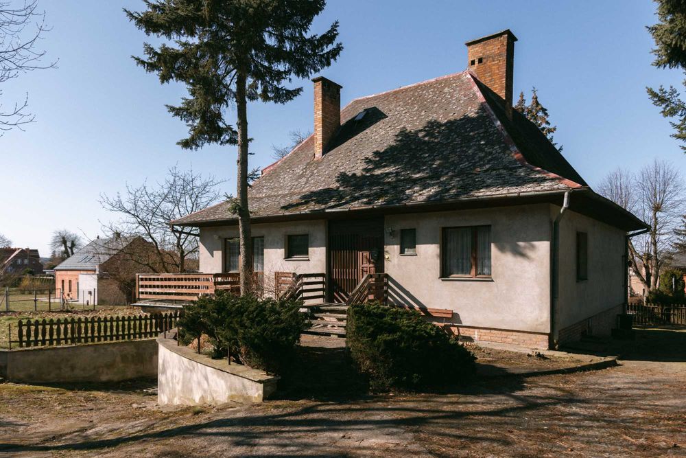 Na sprzedaż dom mieszkalny wraz z budynkiem przemysłowym o pow. 380 m2