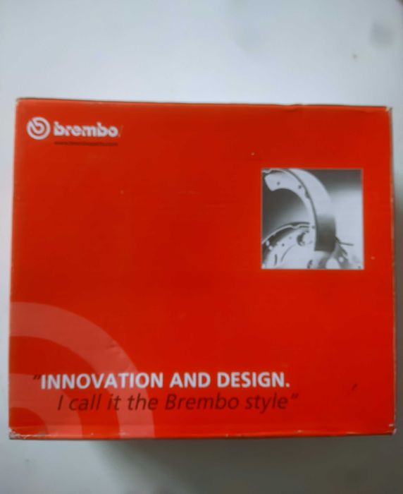 Гальмівні колодки барабанні BREMBO S 61 520