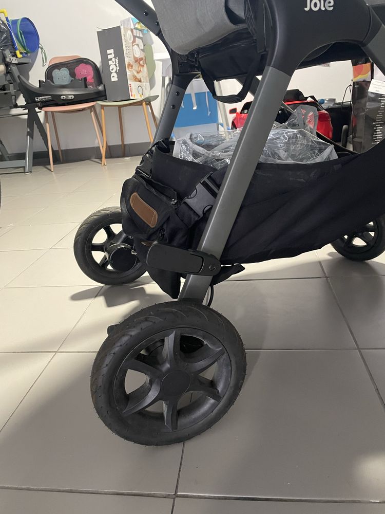 Carrinho de bebé com babycock e base giratória isofix norma R129
