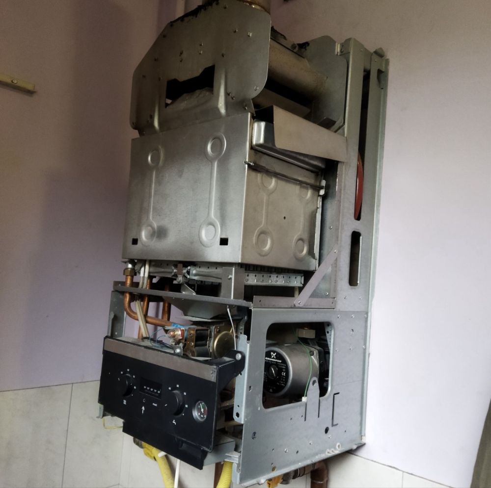 Котел Buderus Logamax U042-24K 7716010340 разбор