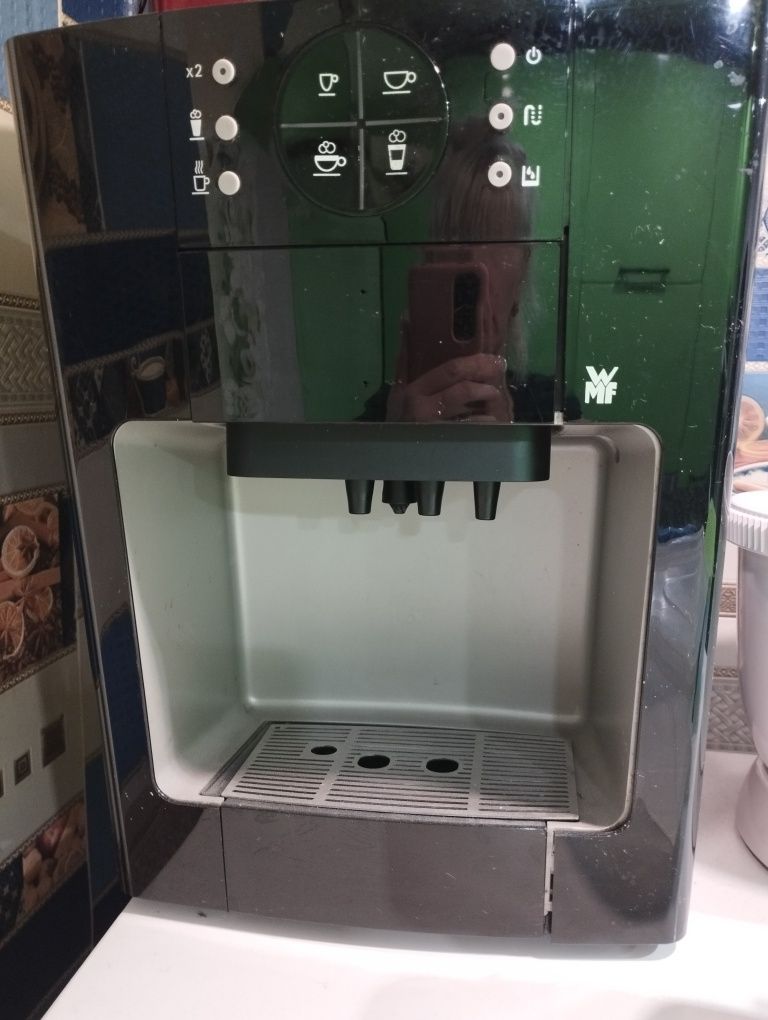 Продам кофемашина.