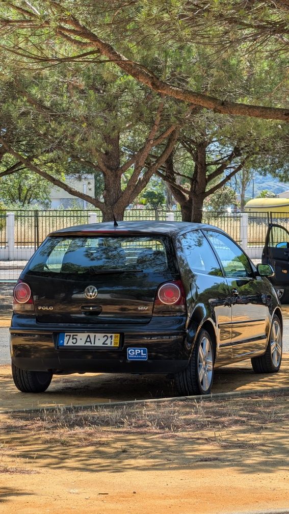 Volkswagen Polo 1.4 16v Sport a GPL