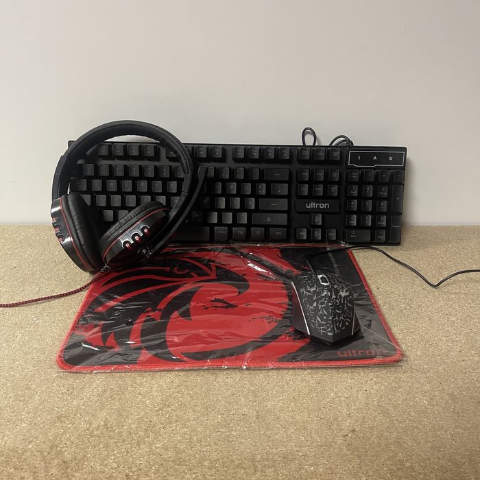 Ігровий набір «Gaming Kit» (клавіатура, навушники, мишка та килимок)