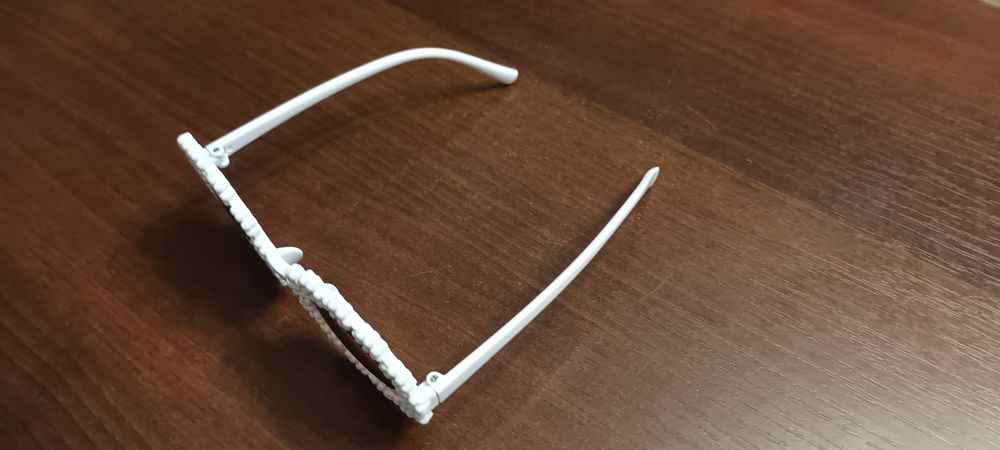 Okulary przeciwsłoneczne dla dziewczynki wzór białe kwiatki Nowe