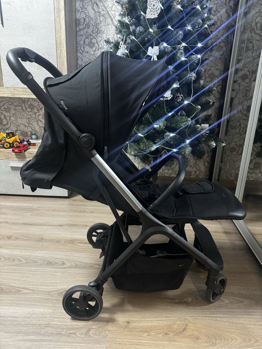 Продам прогулянкову коляску Carello