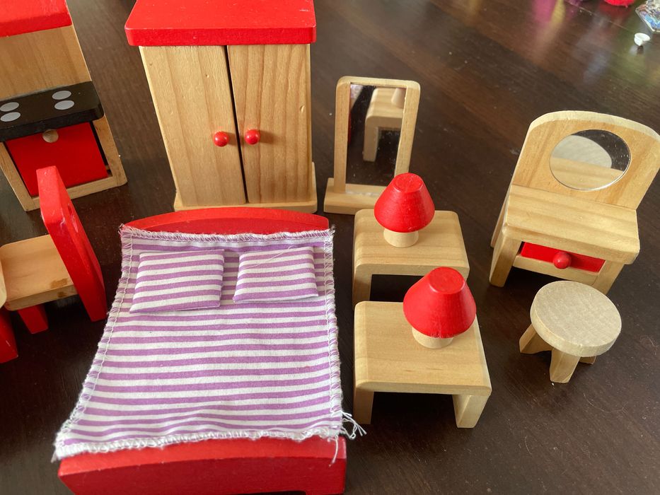 Mebelki do domku dla lalek