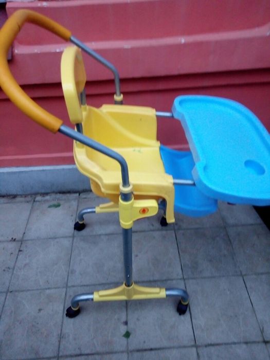 Продам крісло-столик для дитини