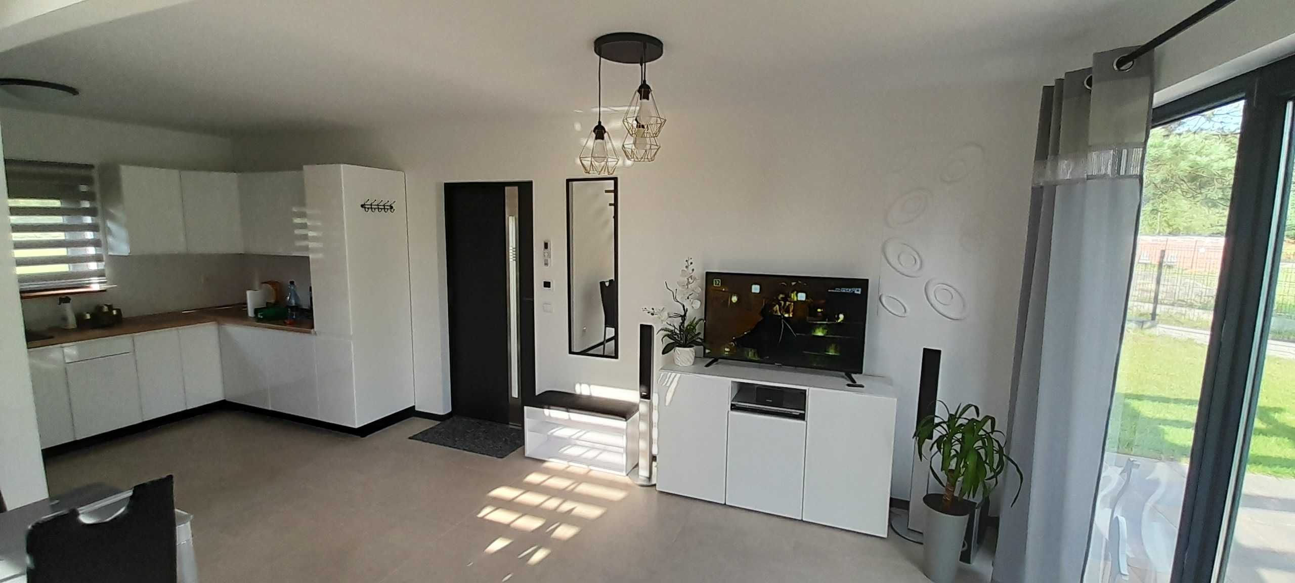 domek caloroczny na zgłoszenie Nowoczesna stodola 60m2 panele  sip-pol